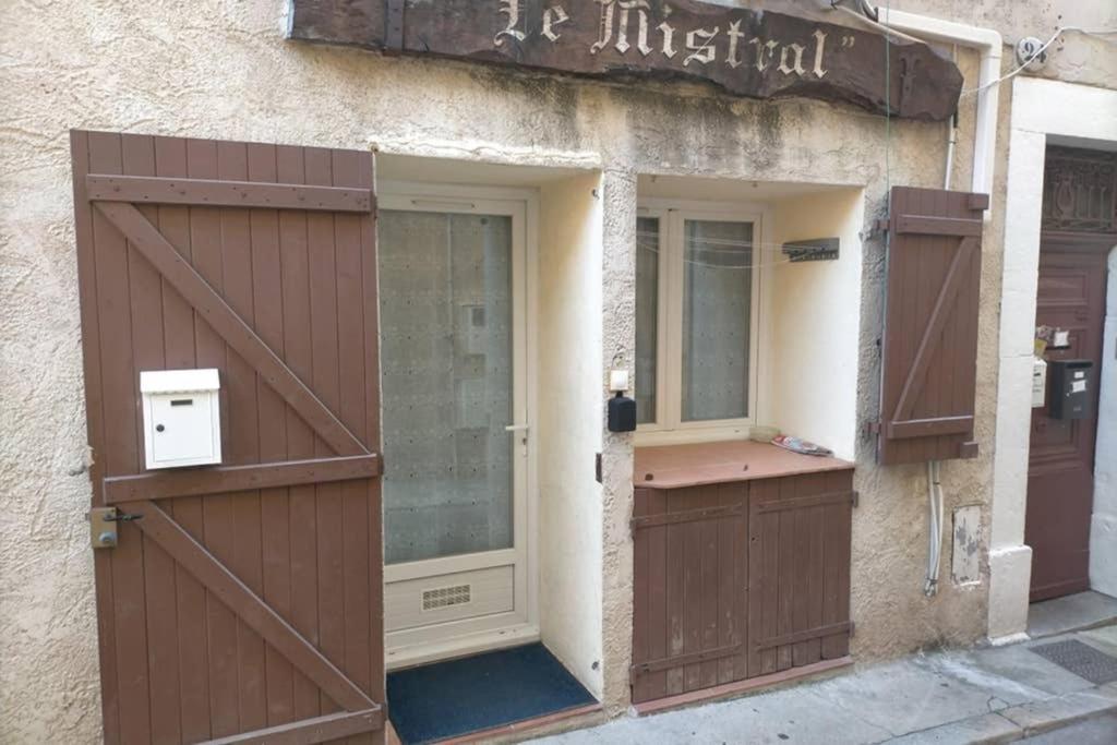 Апартаменты Le Mistral Location Ла-Сьота Экстерьер фото