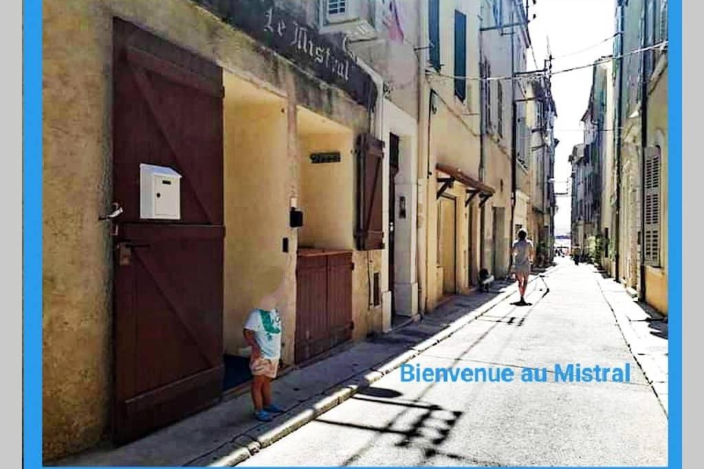 Апартаменты Le Mistral Location Ла-Сьота Экстерьер фото